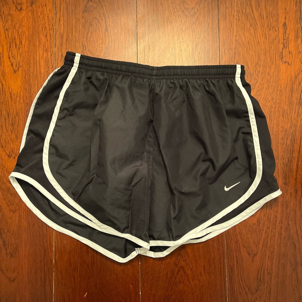 Nike Women's Tempo Running Shorts - Size Medium in Black & White